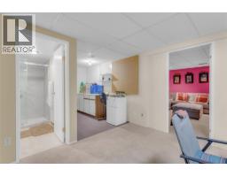 1675 Thayer Court Unit# 1, Kelowna, British Columbia  V1Y 8M2 - Photo 34 - 10396337