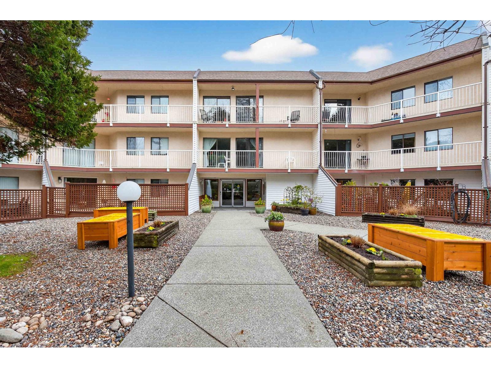 203 12890 17 Avenue, Surrey, British Columbia  V4A 1T5 - Photo 1 - R3100220