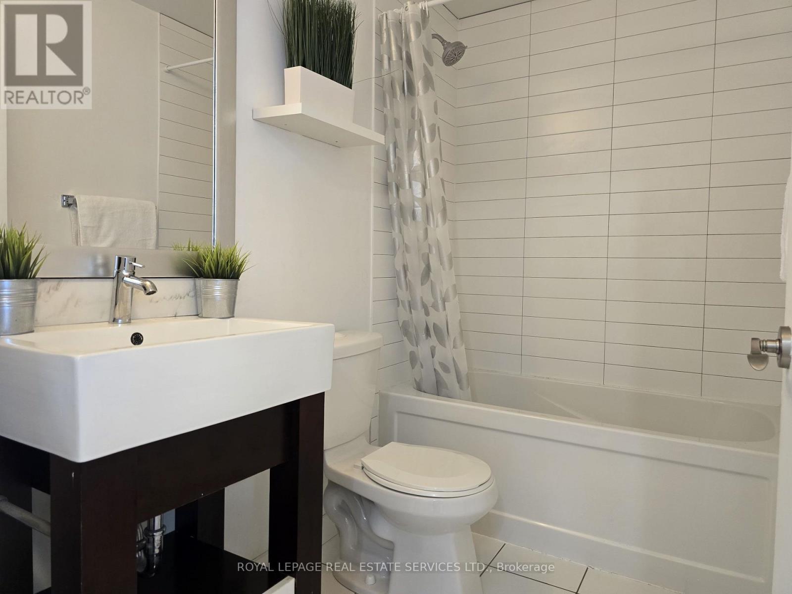1305 - 840 Queens Plate Drive, Toronto, Ontario  M9W 0E7 - Photo 3 - W13623046