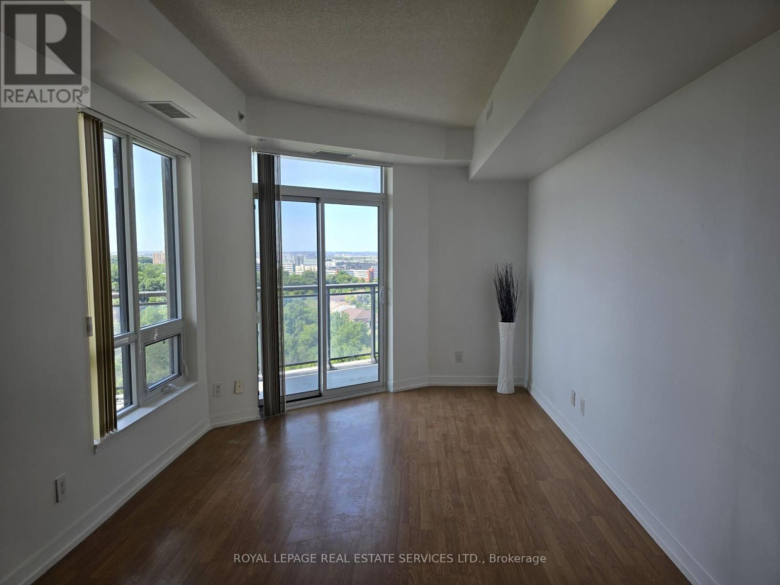 1305 - 840 Queens Plate Drive, Toronto, Ontario  M9W 0E7 - Photo 4 - W13623046