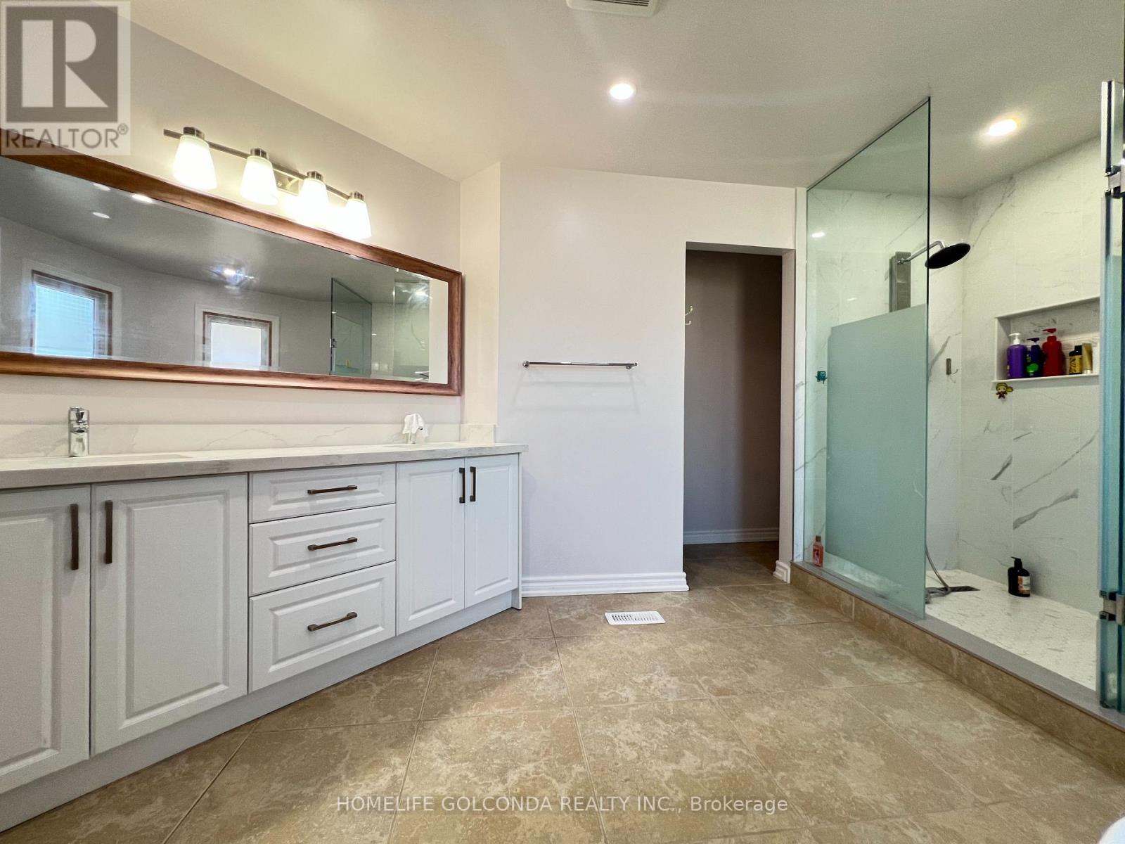 Upper - 5404 Heritage Hills Boulevard, Mississauga, Ontario  L5R 2J4 - Photo 11 - W13623058