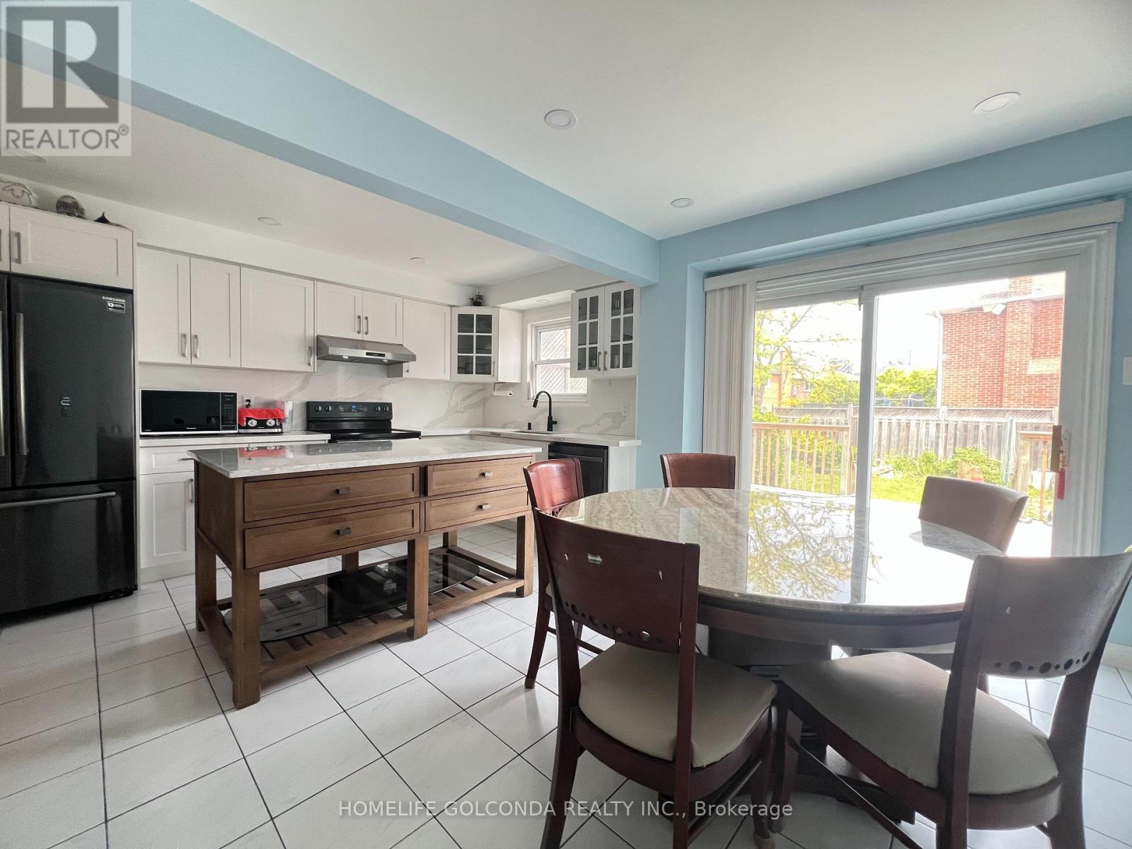 Upper - 5404 Heritage Hills Boulevard, Mississauga, Ontario  L5R 2J4 - Photo 3 - W13623058