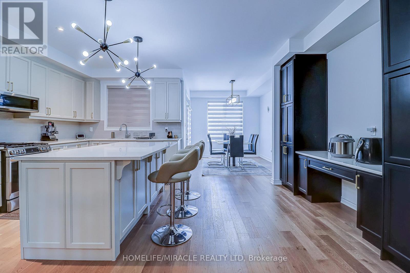 1188 Wheat Boom Drive, Oakville, Ontario  L6H 7W4 - Photo 3 - W13623096