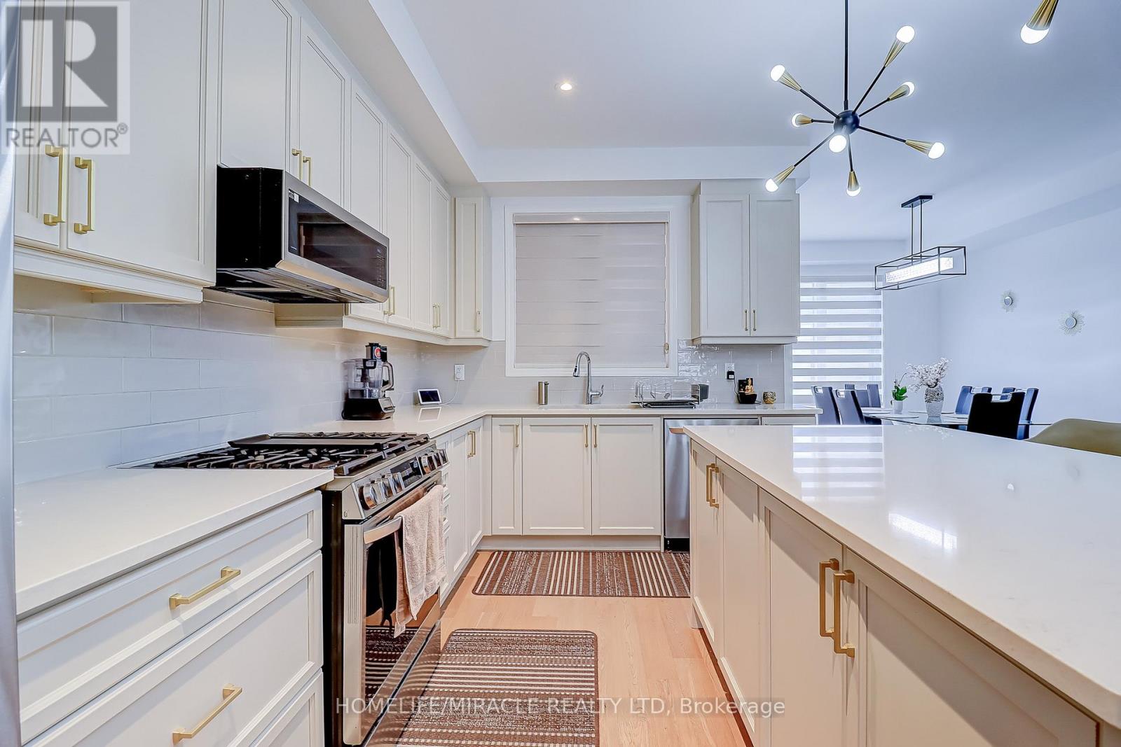 1188 Wheat Boom Drive, Oakville, Ontario  L6H 7W4 - Photo 5 - W13623096