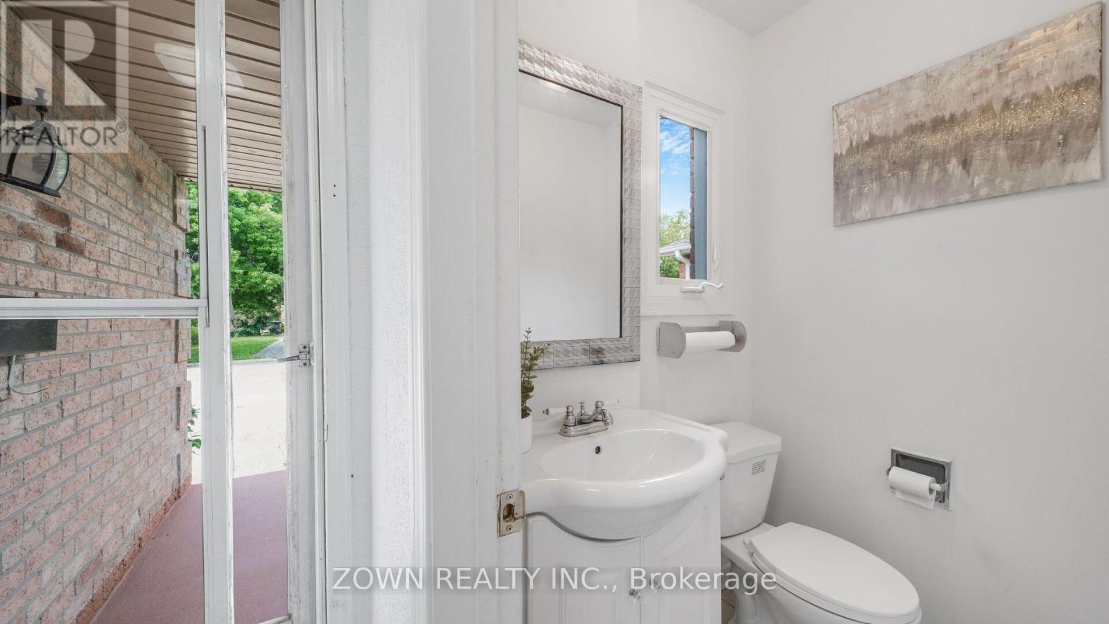 1542 Kirkrow Crescent, Mississauga, Ontario  L5M 3Y8 - Photo 4 - W13623112