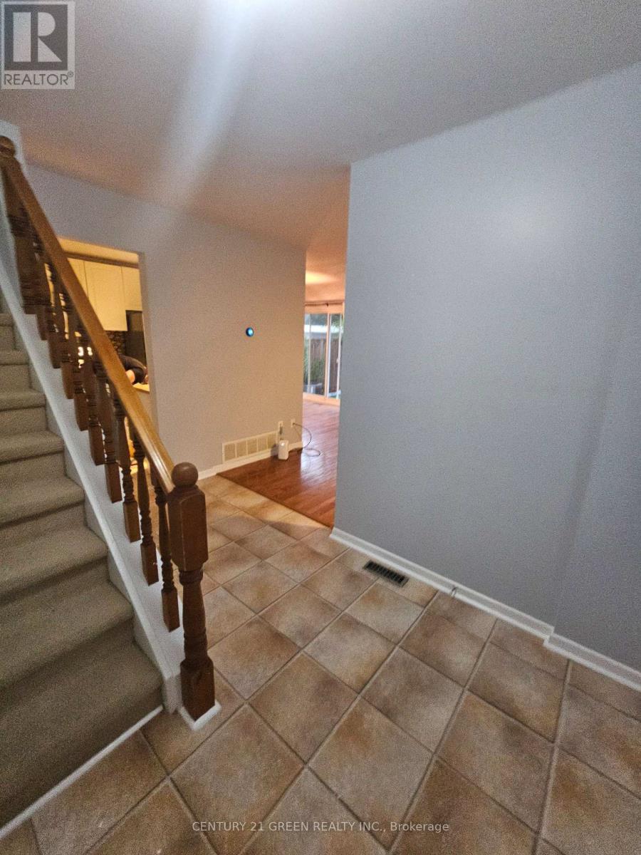 7 - 98 Falconer Drive, Mississauga, Ontario  L5N 1Y2 - Photo 5 - W13623126