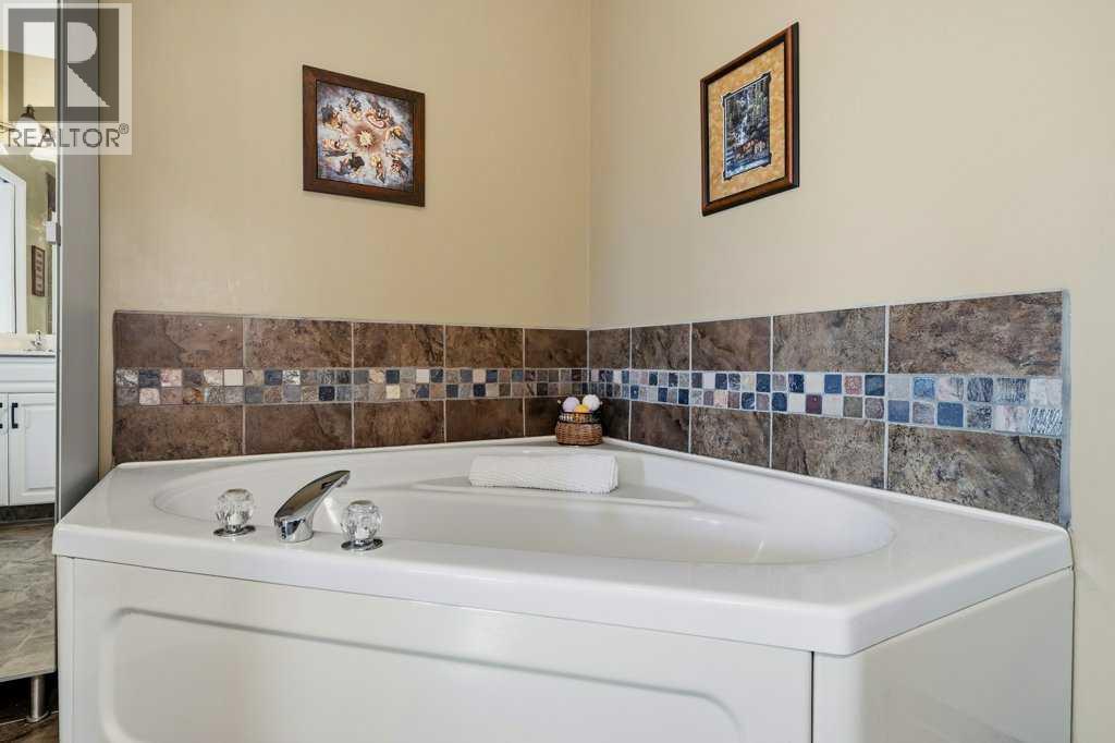 68 Patina Point SW, Calgary, Alberta  T3H 3J7 - Photo 23 - A2325728