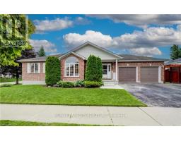 27 CHANDOS DRIVE, Kitchener, Ontario