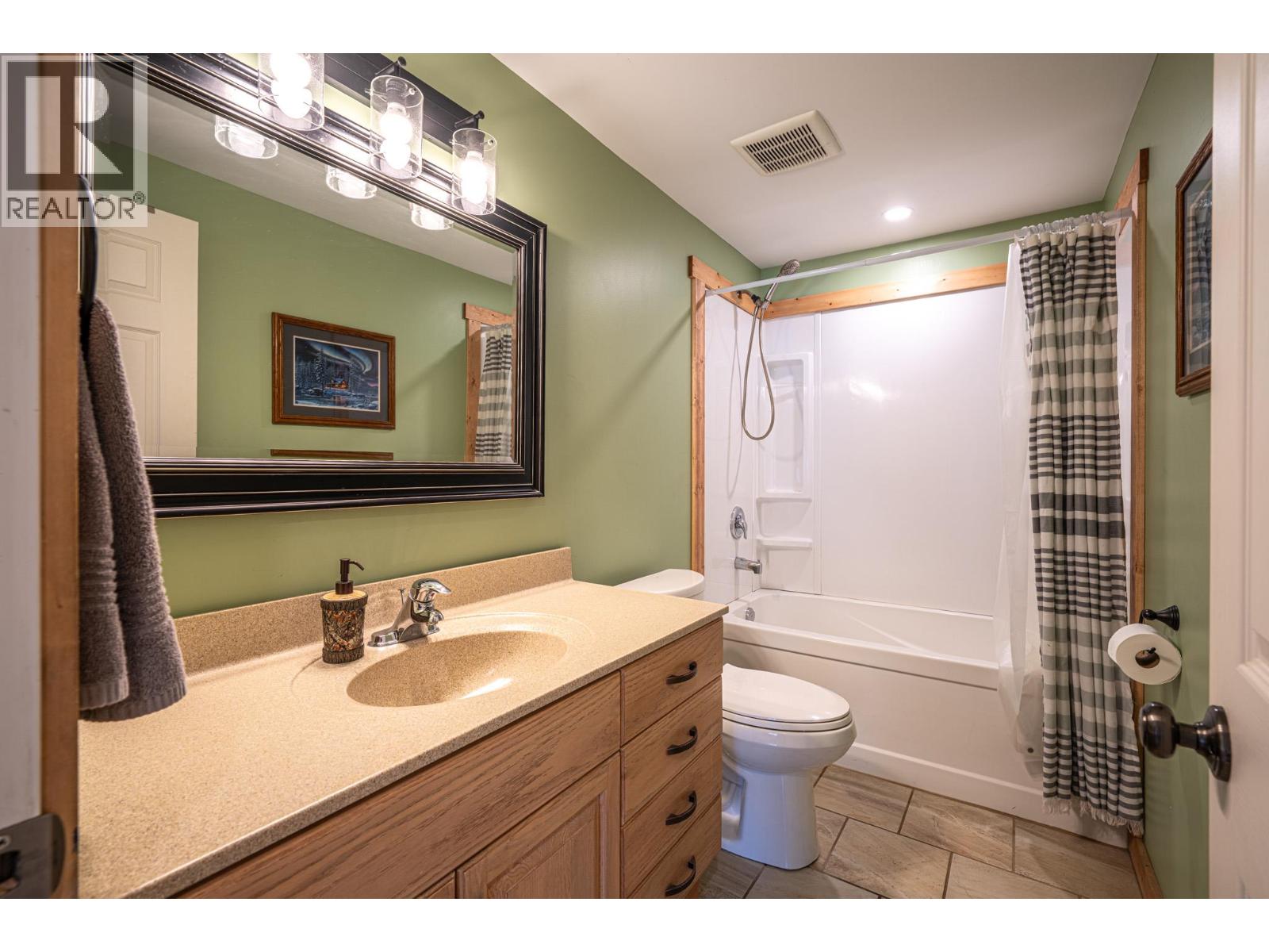 22 Pemberton Road, Lumby, British Columbia  V0E 2G7 - Photo 49 - 10395309