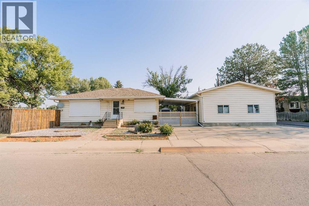 2305 7 Avenue N, Lethbridge, Alberta