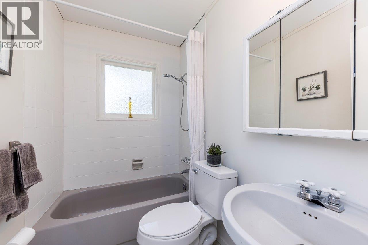 1140 Pinewood Crescent, North Vancouver, British Columbia V7P 1E8 - Photo 19 - R3141381
