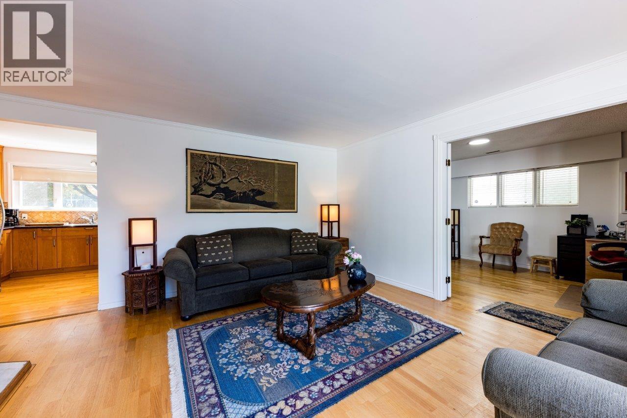1140 Pinewood Crescent, North Vancouver, British Columbia V7P 1E8 - Photo 7 - R3141381