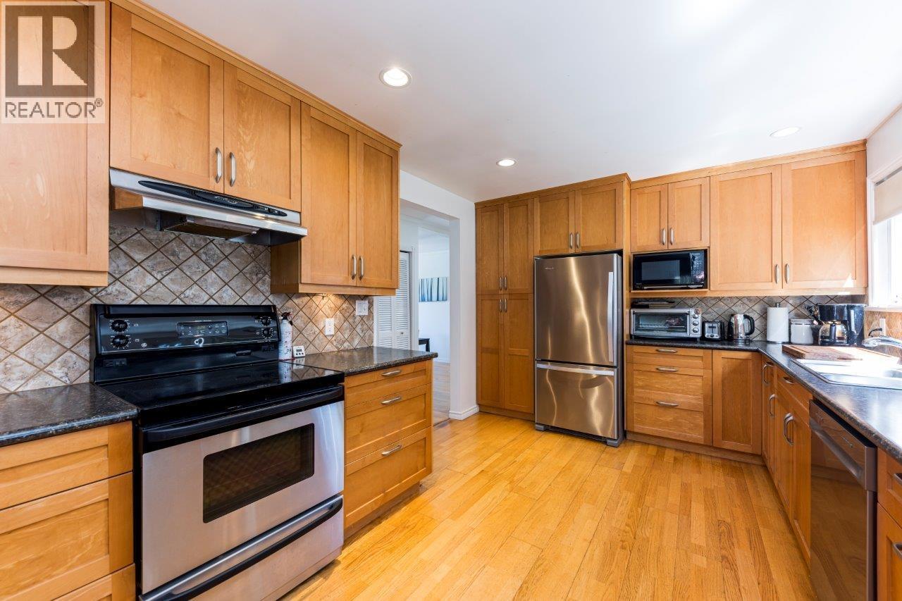 1140 Pinewood Crescent, North Vancouver, British Columbia V7P 1E8 - Photo 12 - R3141381