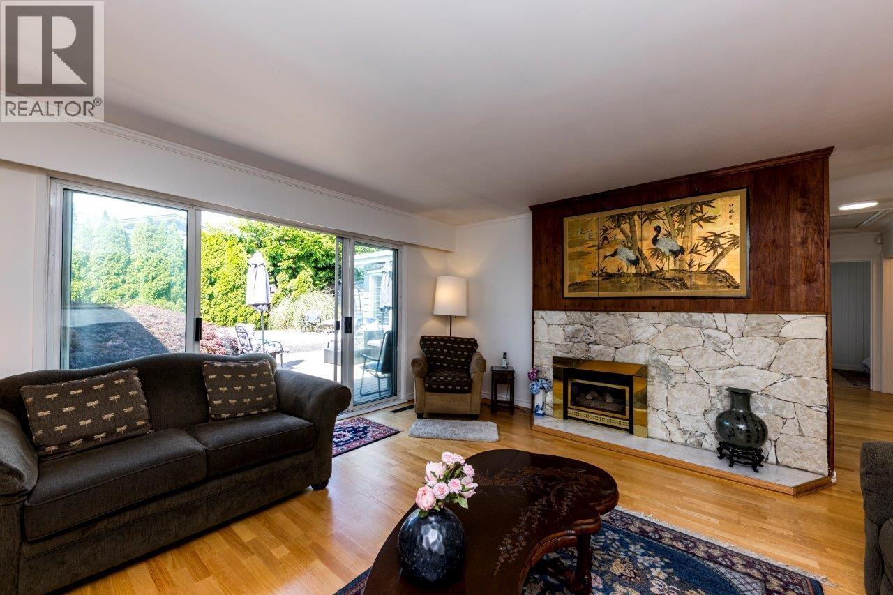 1140 Pinewood Crescent, North Vancouver, British Columbia V7P 1E8 - Photo 8 - R3141381