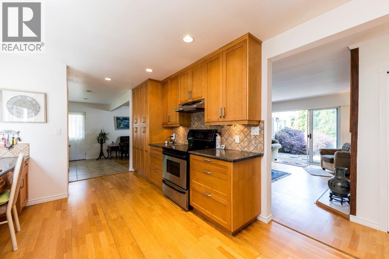 1140 Pinewood Crescent, North Vancouver, British Columbia V7P 1E8 - Photo 10 - R3141381