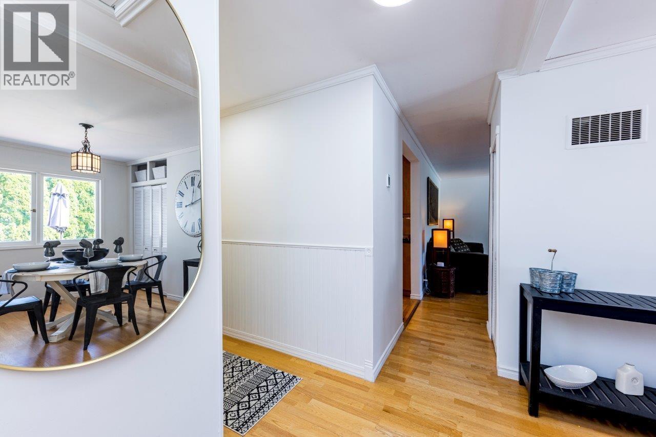1140 Pinewood Crescent, North Vancouver, British Columbia V7P 1E8 - Photo 5 - R3141381
