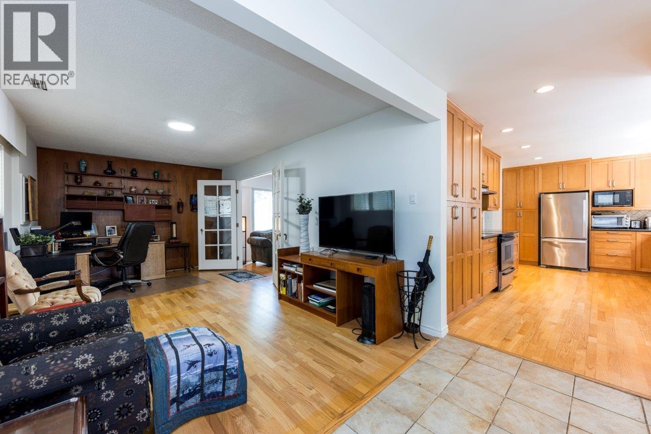 1140 Pinewood Crescent, North Vancouver, British Columbia V7P 1E8 - Photo 13 - R3141381