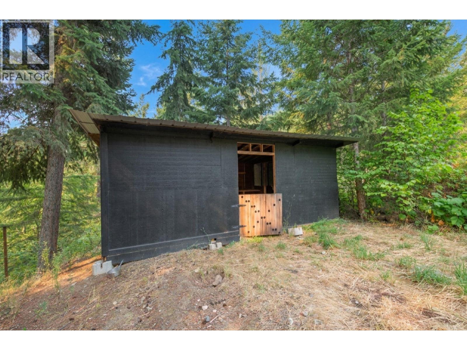 160 Trinity Valley Road, Lumby, British Columbia V0E 2G4 - Photo 33 - 10395423