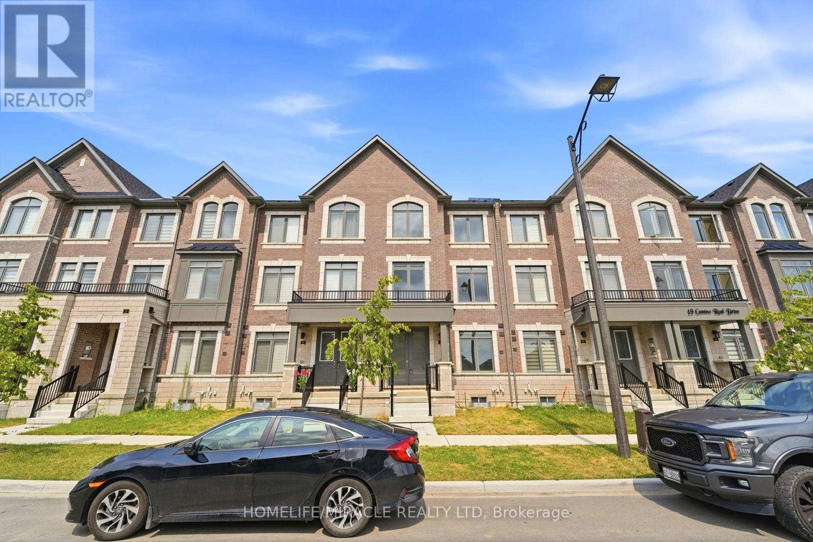 15 Camino Real Drive, Caledon, Ontario  L6A 3W7 - Photo 2 - W13623142