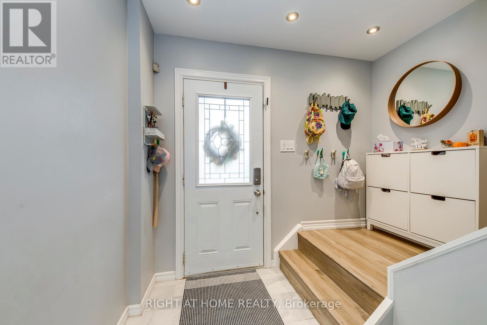 132 Ashton Crescent, Brampton, Ontario  L6S 3J9 - Photo 3 - W13623162