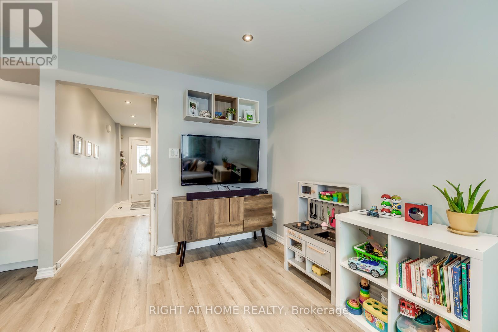 132 Ashton Crescent, Brampton, Ontario  L6S 3J9 - Photo 7 - W13623162