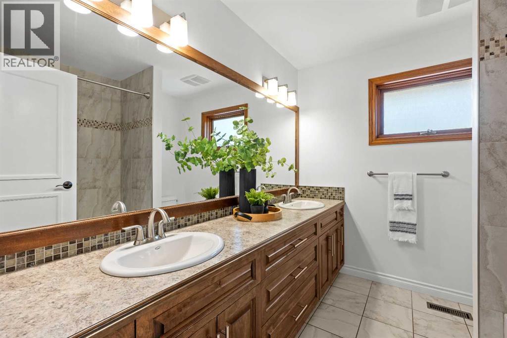 138 Scimitar Bay NW, Calgary, Alberta  T3L 1L5 - Photo 40 - A2332852