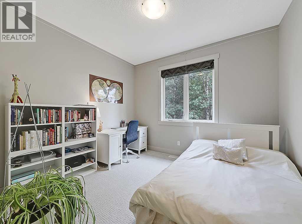 9318 14 Avenue Sw, Calgary, Alberta  T3H 0M1 - Photo 32 - A2331758