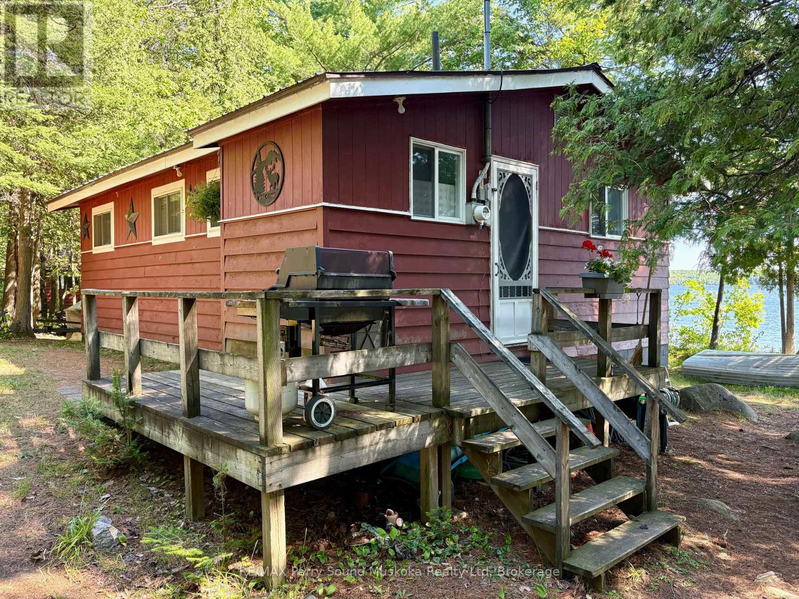 3 ROBINSON ROAD, Magnetawan, Ontario