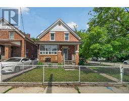 2 HERLAN AVENUE, kitchener, Ontario