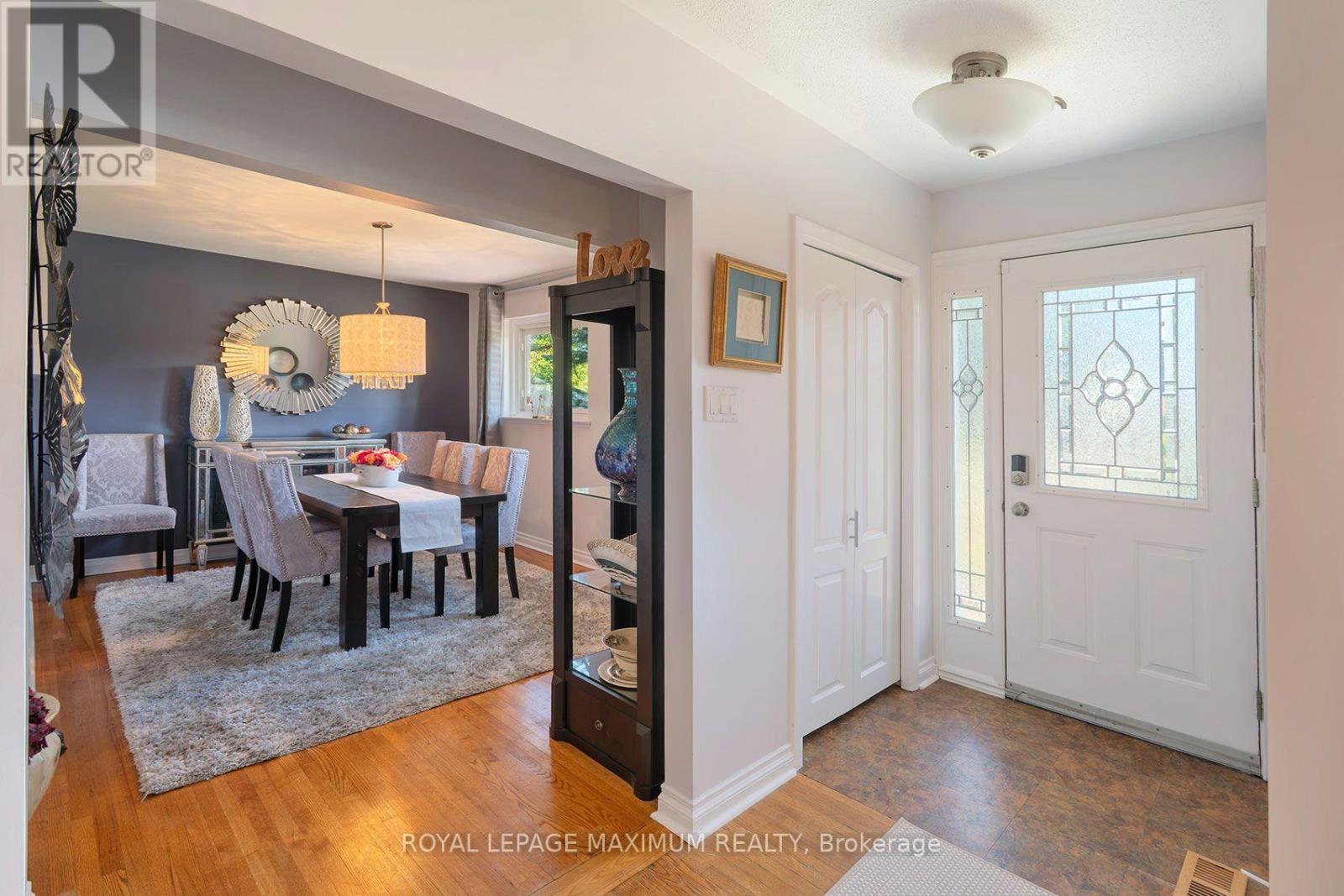 38 Abbey Road, Brampton, Ontario  L6W 2T8 - Photo 2 - W13623206