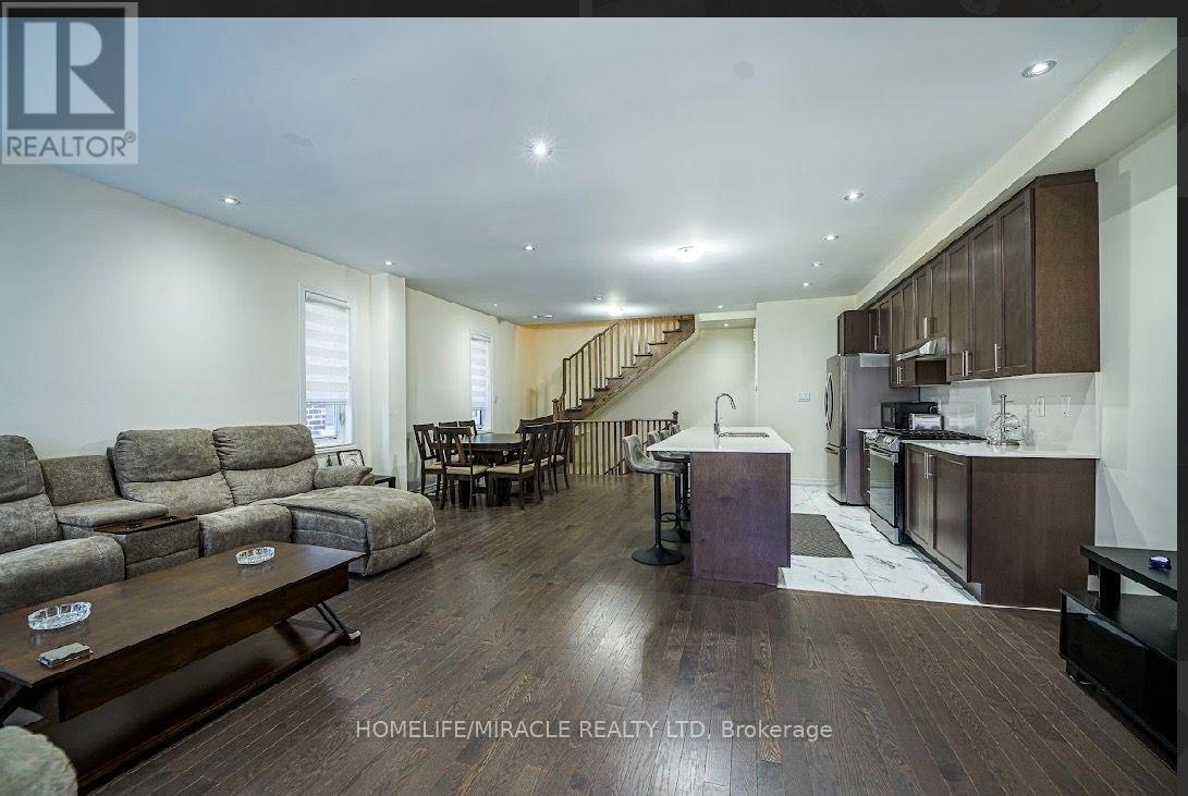 23 Arrowview Drive, Brampton, Ontario  L7A 5H6 - Photo 6 - W13623216