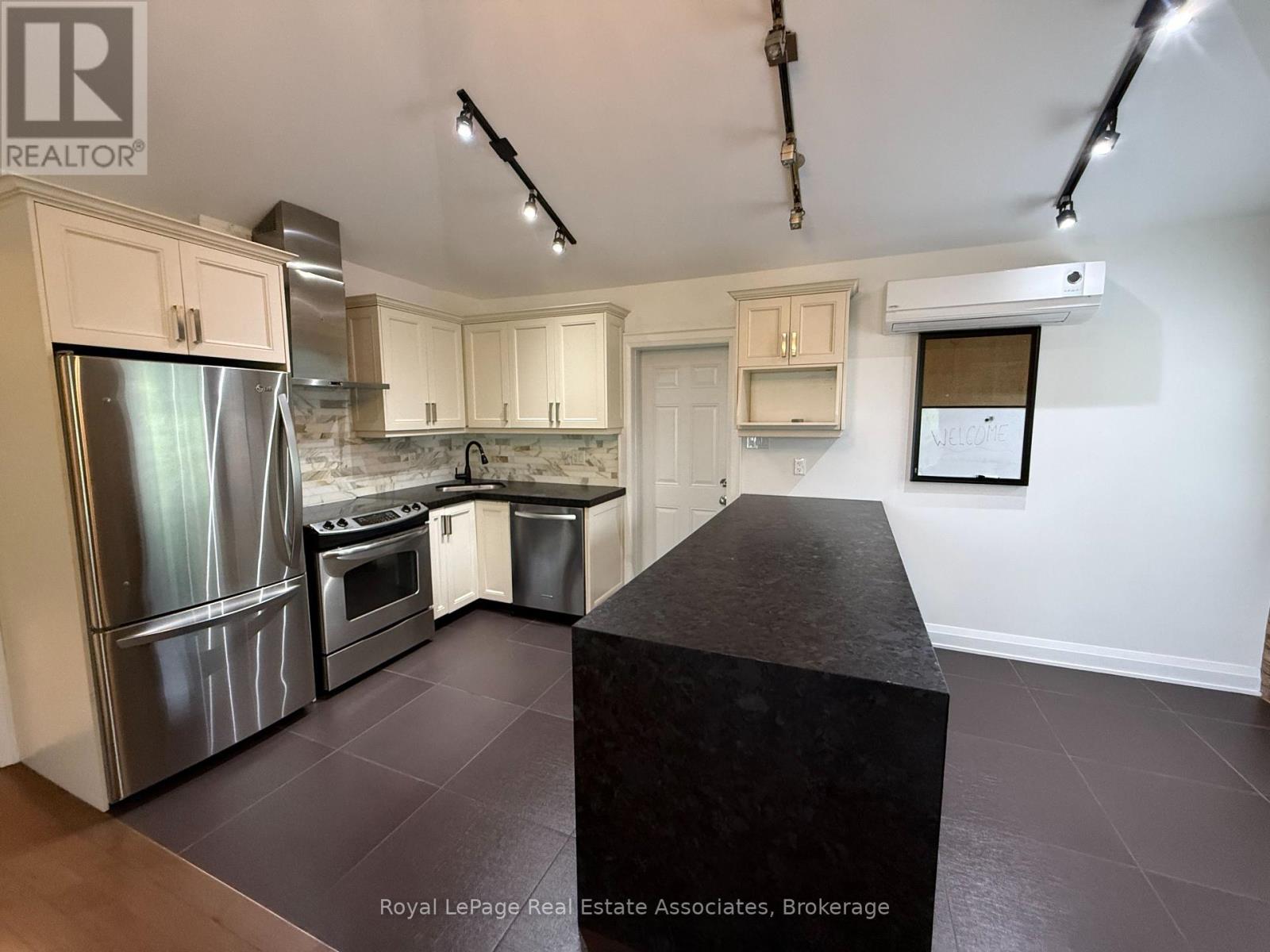 4 - 52 Cameron Avenue, Toronto, Ontario  M6M 1R2 - Photo 2 - W13623230