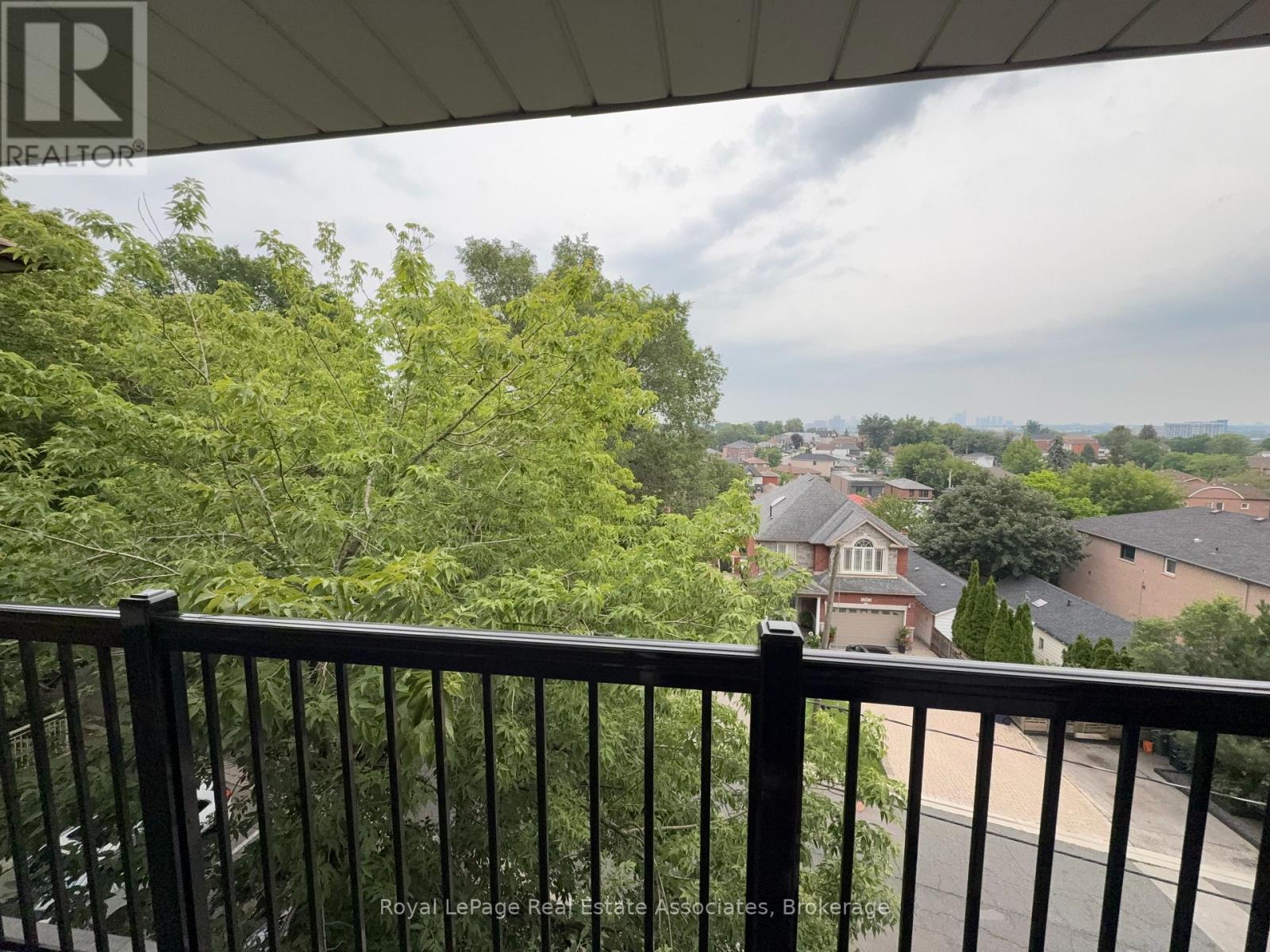 4 - 52 Cameron Avenue, Toronto, Ontario  M6M 1R2 - Photo 23 - W13623230