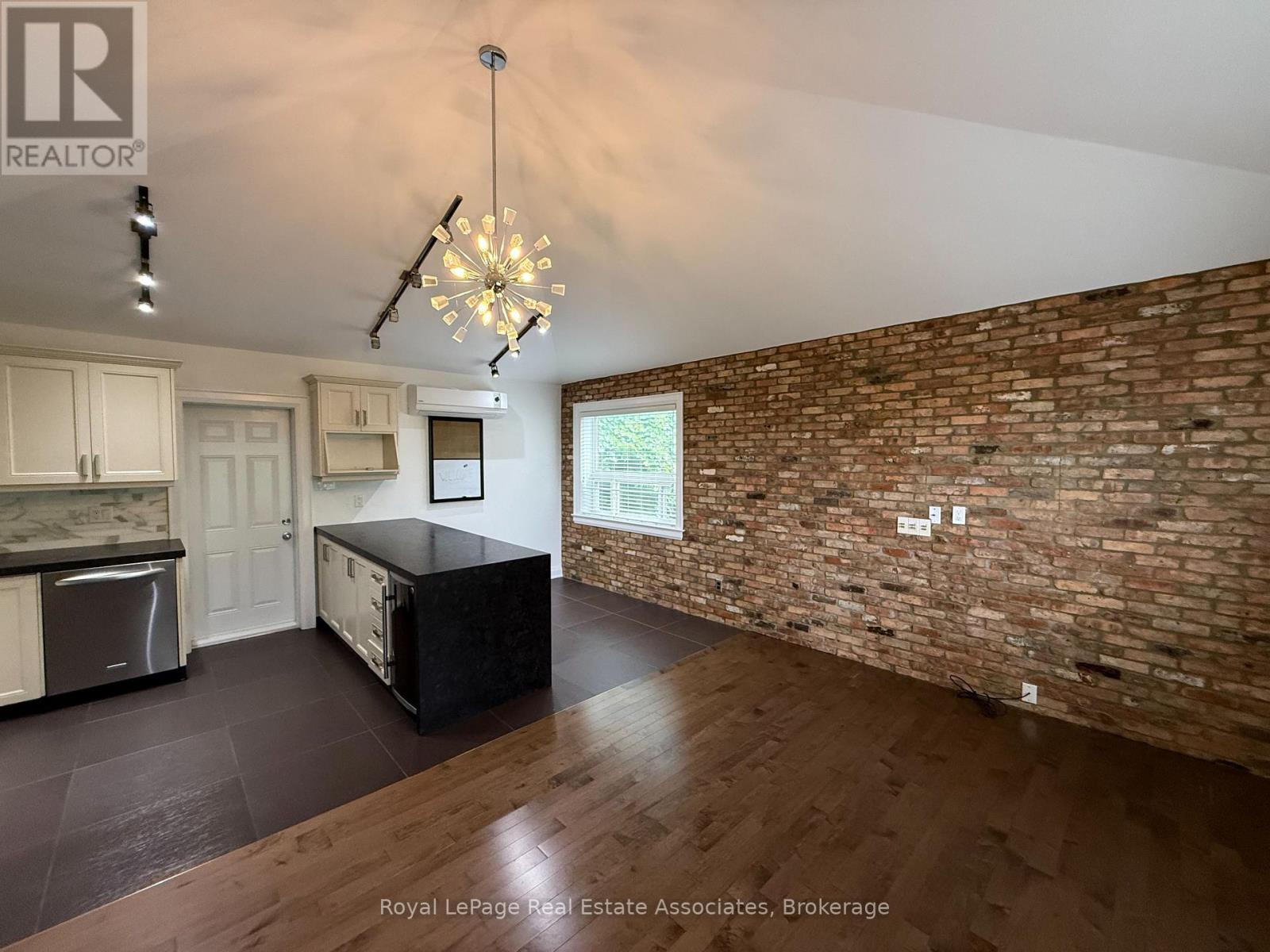 4 - 52 Cameron Avenue, Toronto, Ontario  M6M 1R2 - Photo 5 - W13623230