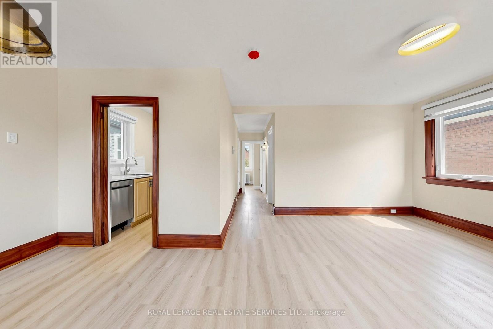 31 Rosemeade Avenue, Toronto, Ontario  M8Y 3A2 - Photo 4 - W13623286