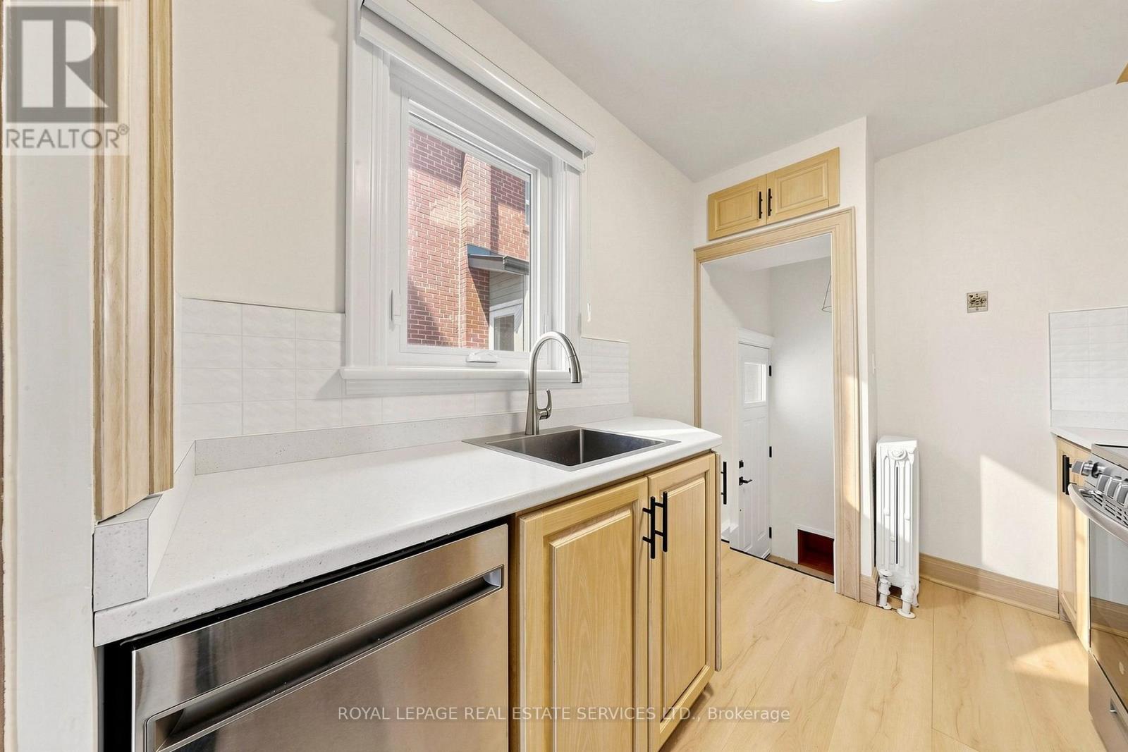 31 Rosemeade Avenue, Toronto, Ontario  M8Y 3A2 - Photo 7 - W13623286