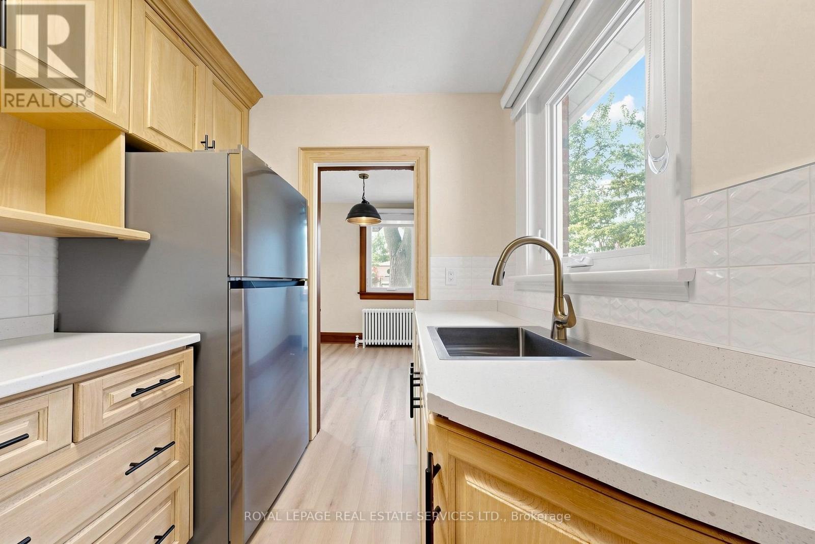 31 Rosemeade Avenue, Toronto, Ontario  M8Y 3A2 - Photo 9 - W13623286