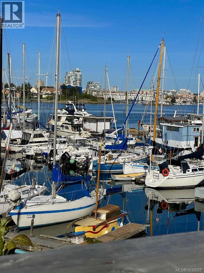 485 Head St, Esquimalt, British Columbia  V9A 5S1 - Photo 14 - 1032625
