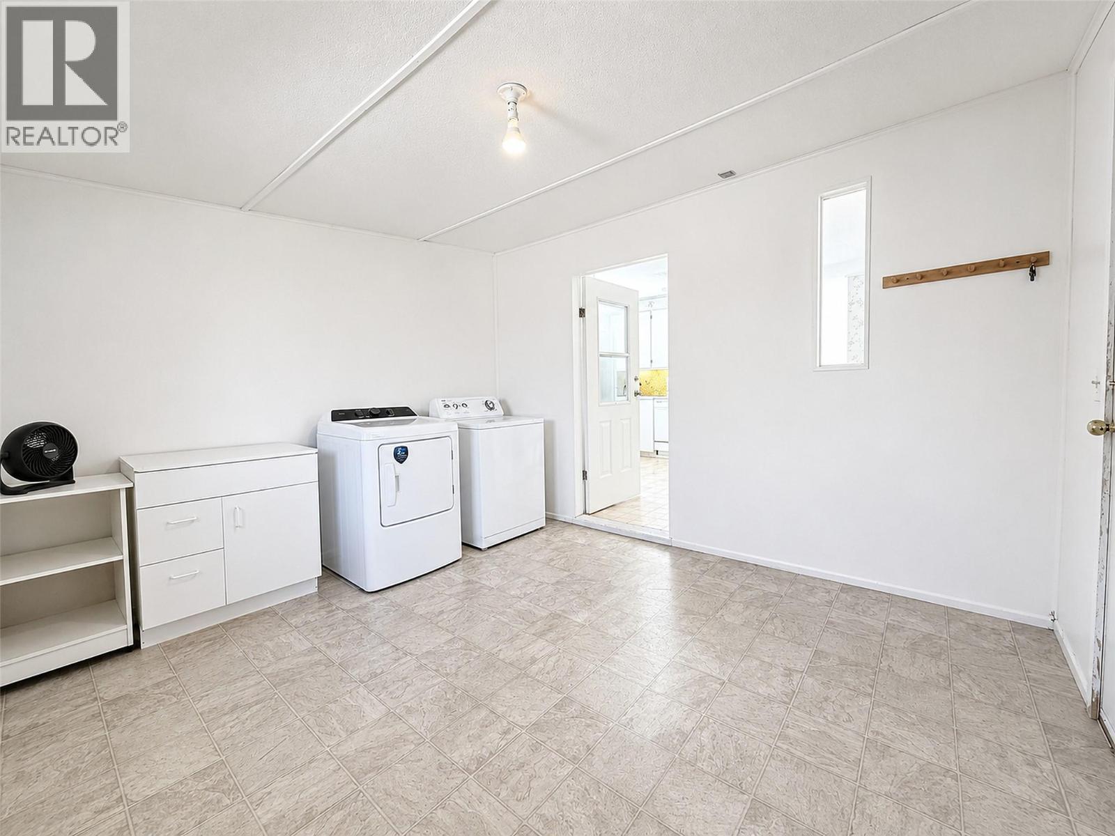 1608 4th Street N, Cranbrook, British Columbia  V1C 3L1 - Photo 6 - 10395999