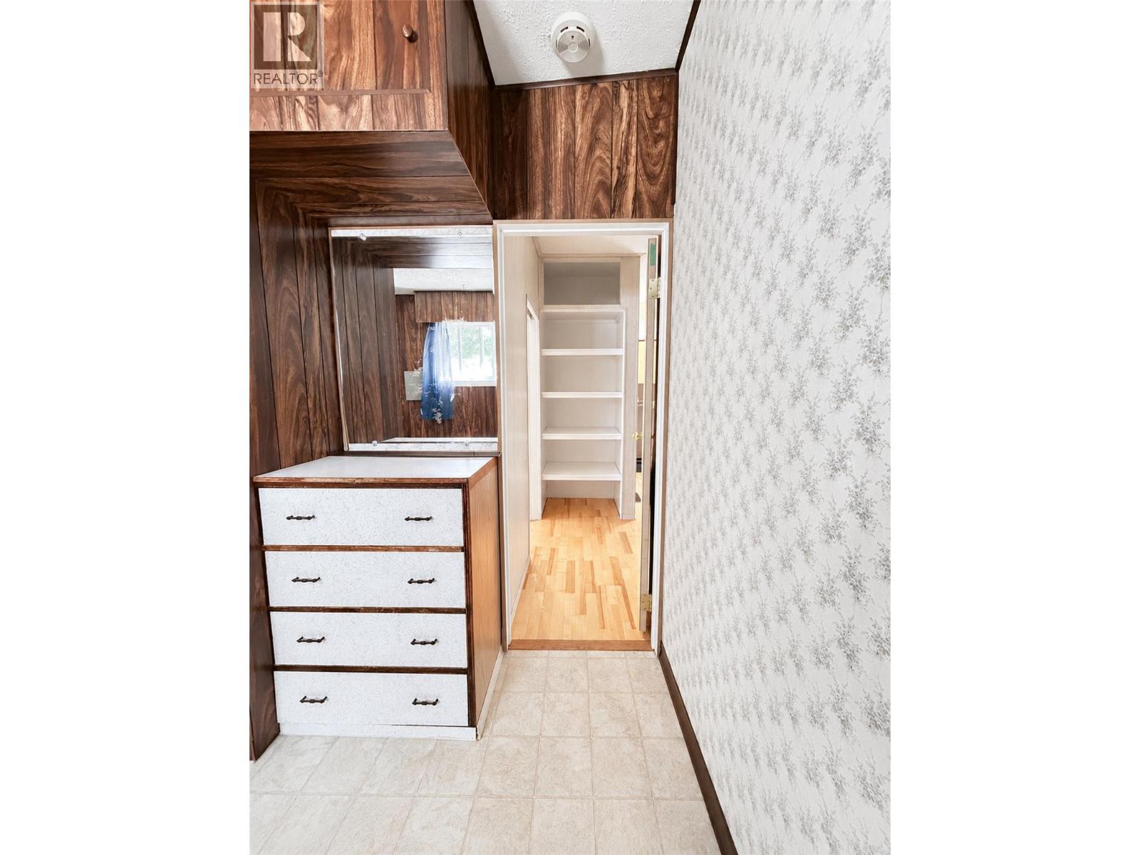 1608 4th Street N, Cranbrook, British Columbia  V1C 3L1 - Photo 11 - 10395999