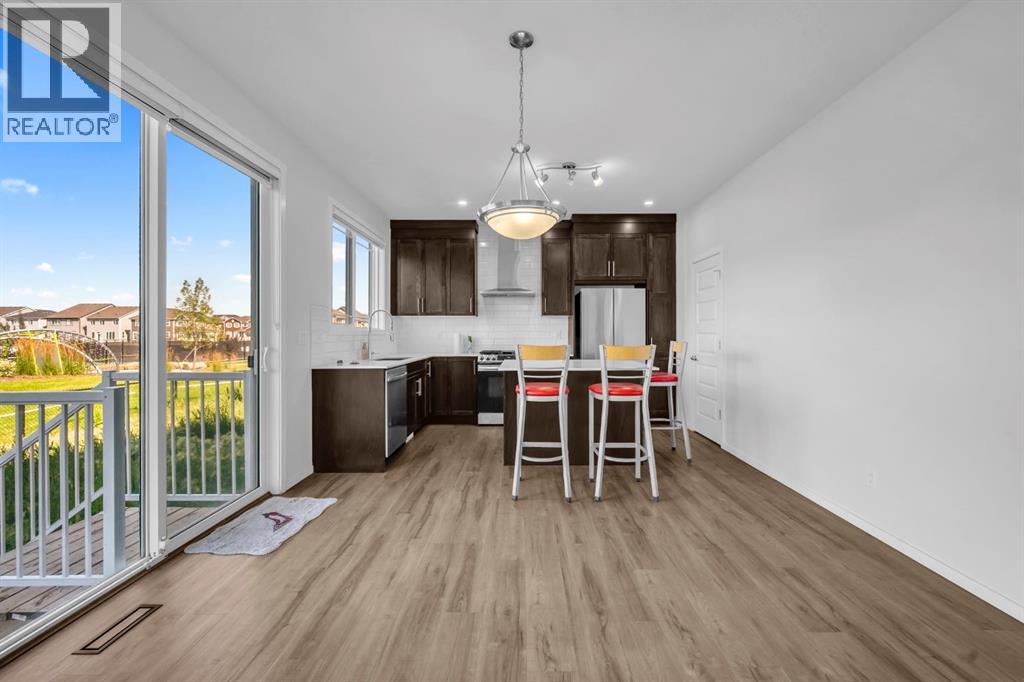 641 Southwinds Close SW, Airdrie, Alberta  T4B 5L5 - Photo 6 - A2331306