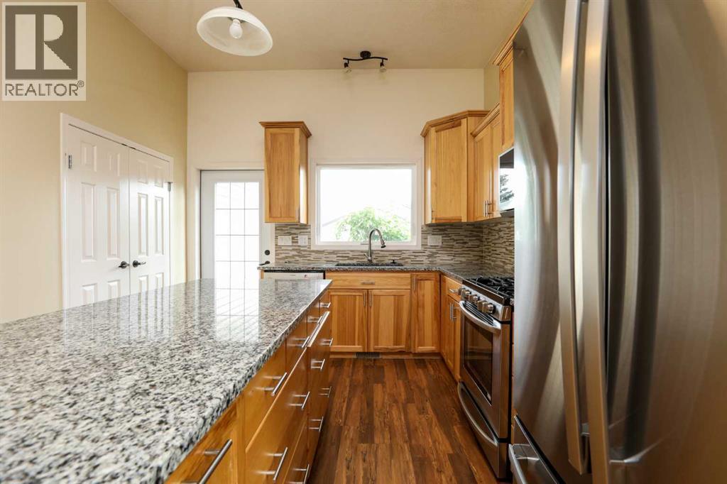 227 Rivermill Manor W, Lethbridge, Alberta  T1K 8C5 - Photo 4 - A2328254
