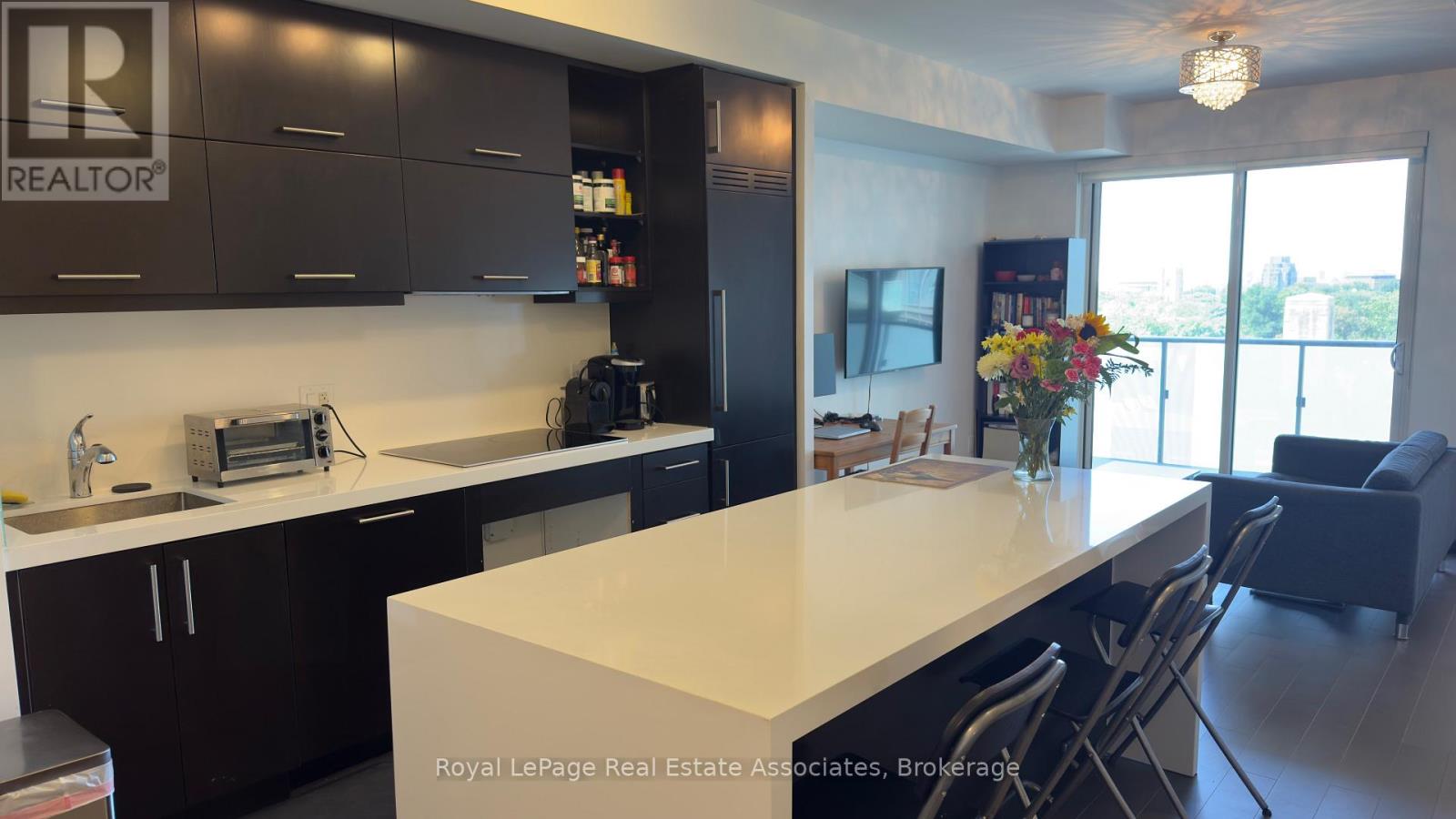 705 - 1080 Bay Street, Toronto (Bay Street Corridor), Ontario  M5S 0A6 - Photo 5 - C13623302