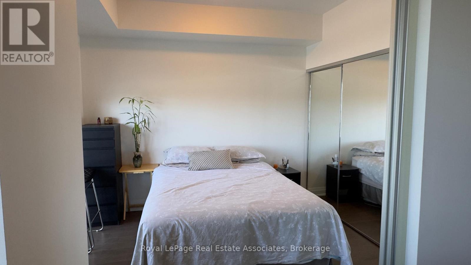 705 - 1080 Bay Street, Toronto (Bay Street Corridor), Ontario  M5S 0A6 - Photo 7 - C13623302