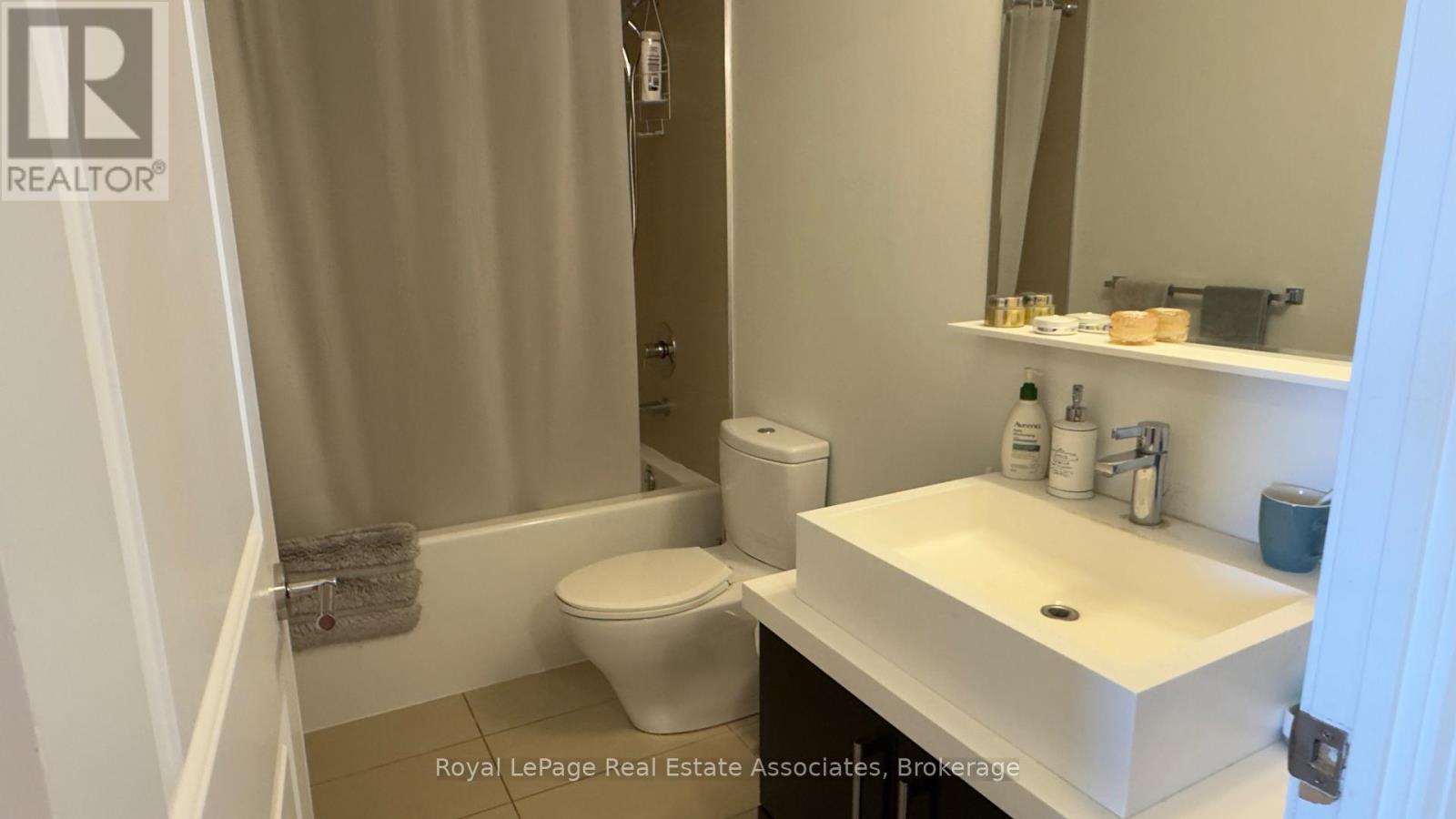 705 - 1080 Bay Street, Toronto (Bay Street Corridor), Ontario  M5S 0A6 - Photo 9 - C13623302