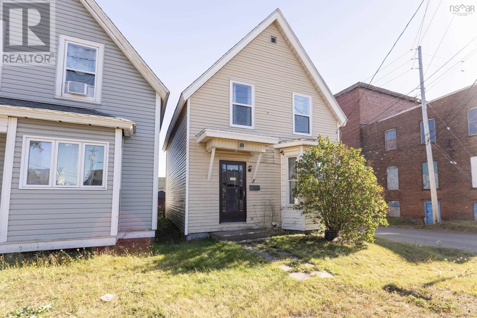 3 Crescent Avenue, Amherst, Nova Scotia