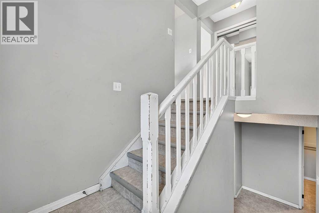 42 Huntford Close NE, Calgary, Alberta  T2k 3Y6 - Photo 5 - A2323008