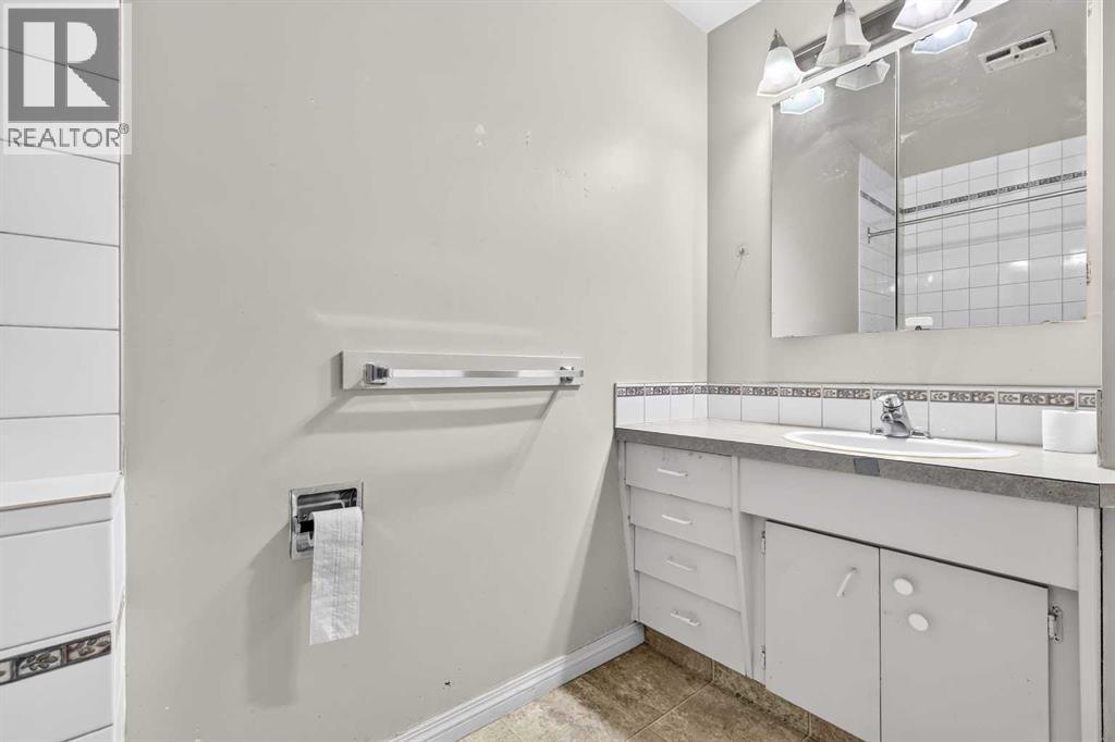 42 Huntford Close NE, Calgary, Alberta  T2k 3Y6 - Photo 24 - A2323008