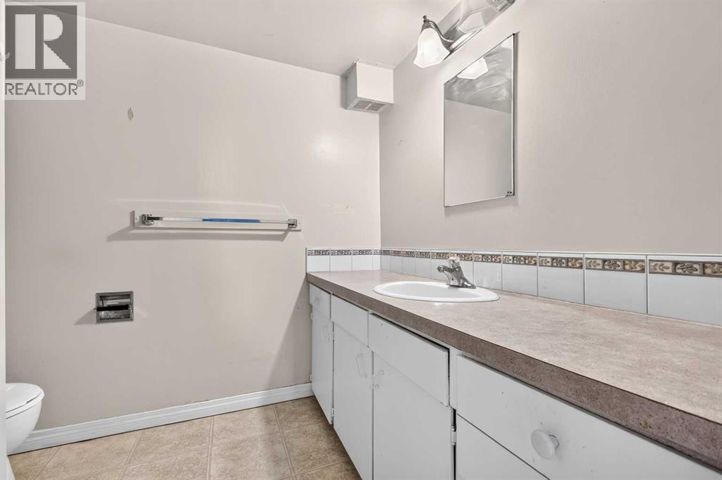 42 Huntford Close NE, Calgary, Alberta  T2k 3Y6 - Photo 34 - A2323008