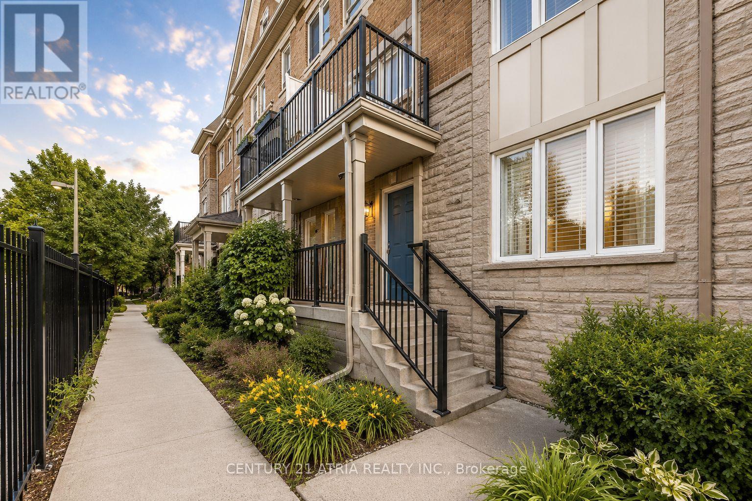 92 Louisbourg Way, Markham, Ontario  L6E 0C5 - Photo 3 - N13571198